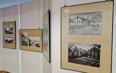 Wystawa fotograficzna przygotowana przez uczni&oacute;w Publicznej Szkoły Podstawowej nr 2 im. Ignacego Jana Paderewskiego w Staszowie