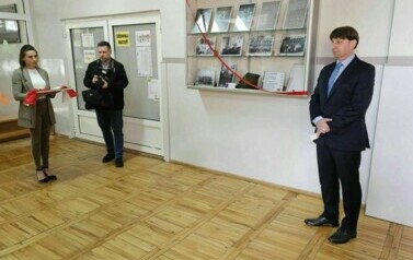 Dyrektor szkoły dr Dariusz Kubalski