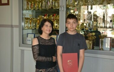 Kacper Cichocki &ndash; finalista konkursu z języka angielskiego z opiekunem &ndash; panią Marią Kos