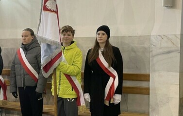 Miłosz po raz pierwszy w roli chorążego