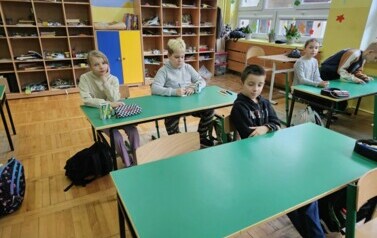 Uczniowie klas młodszych przed egzaminem