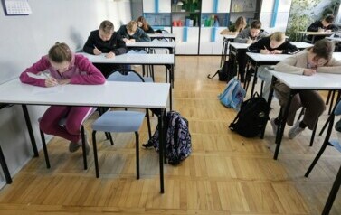 Uczniowie klas 4 &ndash; 8 podczas konkursu