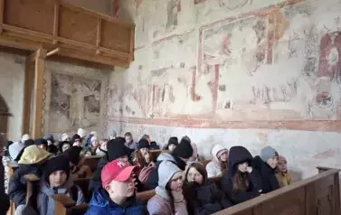 Uczniowie klasy 4a i 5a w kościele pw. Wszystkich Świętych