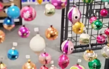 Wystawa bombek choinkowych