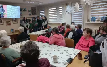 Harcerze przedstawiają jak działało harcerstwo podczas II Wojny Światowej