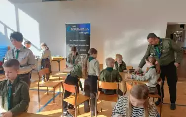 Wsp&oacute;łzawodnictwo drużyn w grach planszowych i zręcznościowych