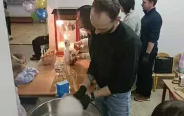 Przygotowanie waty cukrowej