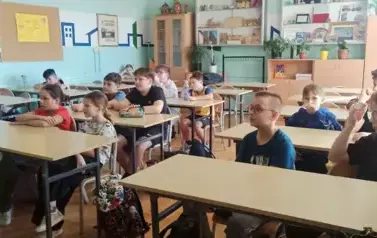 Uczniowie klasy 4 b podczas pogadanki