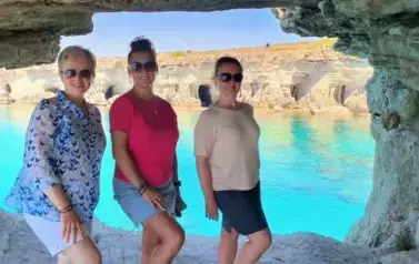 Jaskinia Cyklopa na przylądku Cape Greco