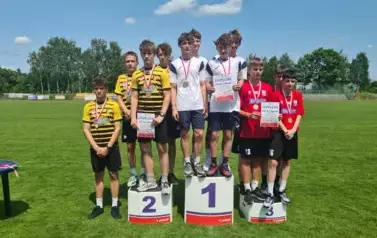 Mistrzowie Wojew&oacute;dztwa w sztafecie 4x100 m &ndash; kategoria chłopc&oacute;w