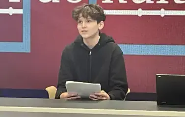 Krzysztof czyta wiadomości
