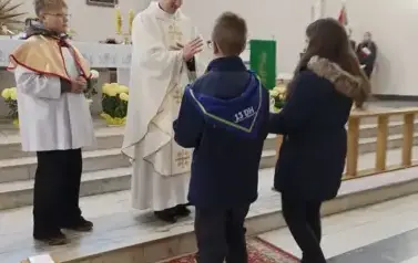 Uroczysta niedzielna msza święta w intencji szkoły