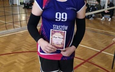 Alicja z wyr&oacute;żnieniem