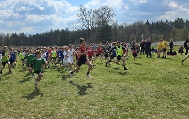 Start biegu w kategorii chłopc&oacute;w rocznik 2013-2014