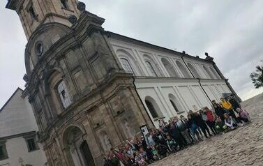 Zdjęcie grupowe na Łysej G&oacute;rze