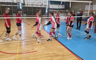 Przywitanie z rywalem
