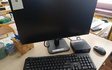 Zestaw komputerowy, w kt&oacute;ry wyposażono szkołę w ramach projektu Cyfrowy nauczyciel