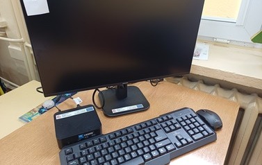 Zestaw komputerowy, w kt&oacute;ry wyposażono szkołę w ramach projektu Cyfrowy nauczyciel