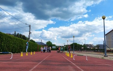 Tor przeszk&oacute;d