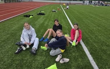 Najszybsze dziewczęta ze staszowskiej dw&oacute;jki przed biegami finałowymi