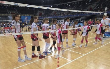 Przywitanie z rywalem