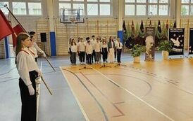 Poczet sztandarowy i poczet flagowy PSP nr 2 im. I. J. Paderewskiego w Staszowie