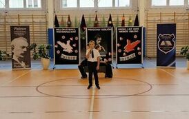 Wzruszająca pieśń 11 listopada w wykonaniu ucznia klasy V c,  Szymona Orkisza