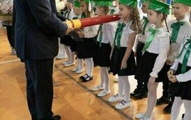 Pasowanie na uczni&oacute;w w klasie 1 b