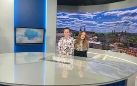DZIEWCZYNY Z 5 C PROWADZĄ &bdquo;INFORMACJE&ldquo;
