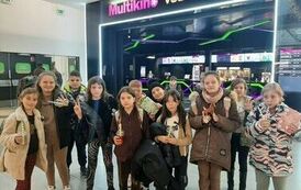 Klasa 3 c przed Multikinem w Mielcu