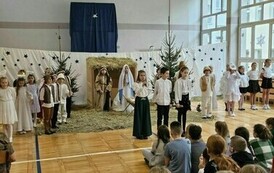 Dzieci składają świąteczne życzenia