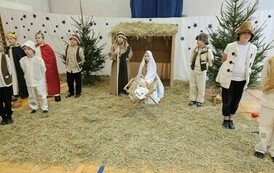 J&oacute;zef i Maryja z dzieciątkiem w szopce