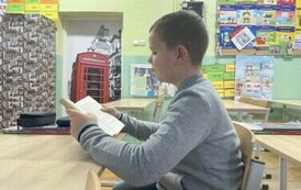 Szymon z 5 c uwielbia się uczyć, uwielbia dużo czytać (po polsku i po angielsku) właściwie już m&oacute;głby podchodzić do egzaminu &oacute;smoklasisty ...