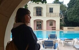 Miejsce odpoczynku przy campusie Sprachcaffe w pięknych starych murach budynku