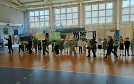Przemarsz z transparentami