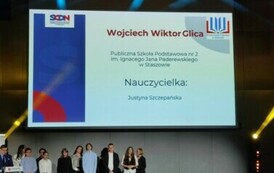 Ekran wyświetlający imię i nazwisko laureata konkursu z języka angielskiego