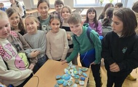 Uczniowie klasy 4a zaangażowani w akcję społeczno-edukacyjną ŻONKILE 2024