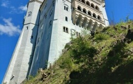 U podn&oacute;ża zamku Zamek Neuschwanstein