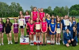 Dziewczęta na podium