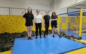 Uczennice w strefie parkour