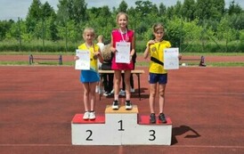Medalistki w klasyfikacji indywidualnej na podium