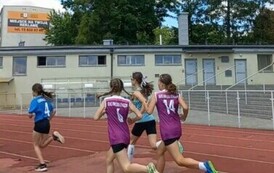 Lena i Jenna w biegu