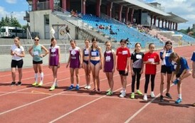 Start do biegu na 600 m dziewcząt