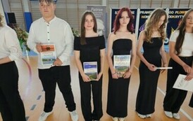 Uczniowie, kt&oacute;rzy działali na rzecz społeczności szkolnej