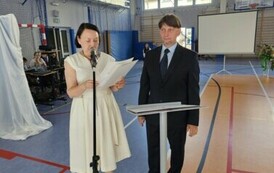 Zastępca dyrektora Szkoły Anna Walas i dyrektor  Szkoły dr Dariusz Kubalski