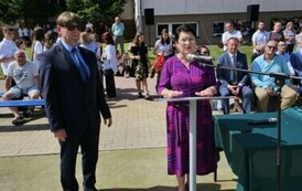 Kierownik Wydziału Edukacji przy mikrofonie