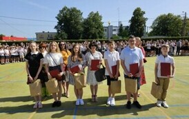 Laureaci i finaliści z nauczycielami