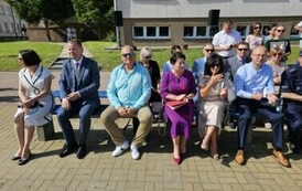 Wicedyrektorzy szkoły i przybyli goście