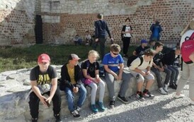 Uczniowie w Zespole Zamkowym w Kazimierzu Dolnym