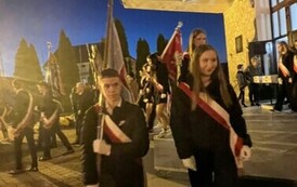 Członkowie szkolnego pocztu sztandarowego